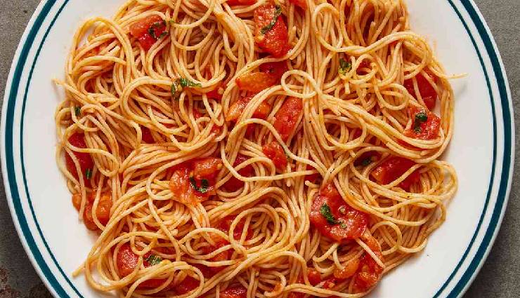 tomato garlic pasta recipe,easy tomato garlic pasta method,delicious tomato garlic pasta,tomato garlic pasta ingredients,spicy tomato garlic pasta recipe,tasty tomato garlic pasta,tomato garlic pasta for breakfast,kid-friendly tomato garlic pasta,quick tomato garlic pasta recipe,homemade tomato garlic pasta