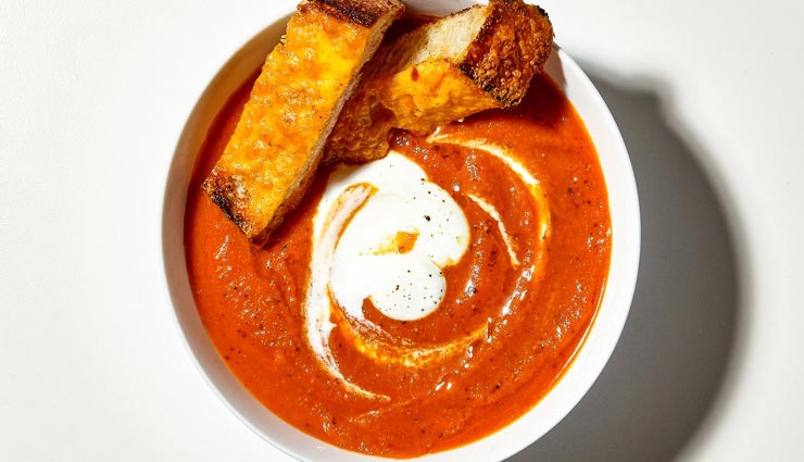 घर पर ही बनाए रेस्टोरेंट से भी ज्यादा टेस्टी 'टमाटर सूप', जानें बनाने का तरीका #Recipe