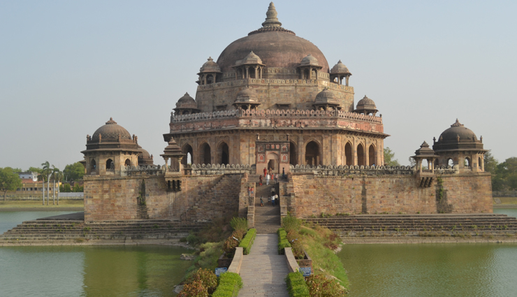 स्थापत्य कला का उत्कृष्ट नमूना हैं मुगल काल में बने ये ऐतिहासिक मकबरे mughal era mausoleums,historical mausoleums of mughal architecture,architectural gems of the mughal era,mughal mausoleums as architectural marvels,mughal dynasty impressive mausoleums,mughal architecture in historical mausoleums,exquisite examples of mughal era mausoleums,marvels of architecture in mughal mausoleums,appreciating the beauty of mughal era mausoleums,historic mausoleums showcasing mughal architecture