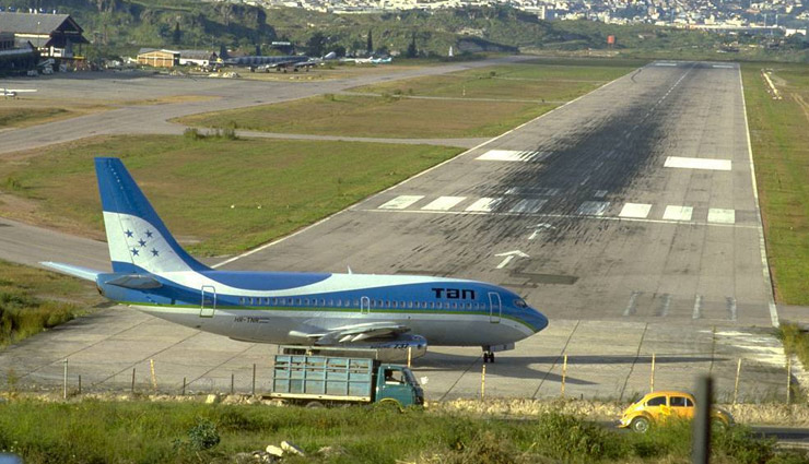 deadliest airports in the world,deadly runways,risky airport in the world,narsarsuaq airport,greenland,madeira airport,mcmurdo air station,antarctica,paro airport in bhutan,himalayan mountains,toncontin airport,tegucigalpa,honduras