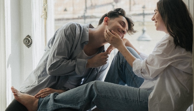 effective communication in relationships,how to communicate better with your partner,open dialogue in relationships,relationship communication tips,improve couple communication,expressing emotions in a relationship,healthy communication techniques,how to talk to your partner,honest conversations in love,communication barriers in relationships