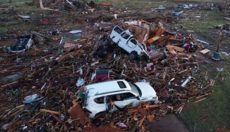 अमेरिका में आए विनाशकारी तूफान ने मचाई तबाही, 21 लोगों की मौत, दर्जनों घायल