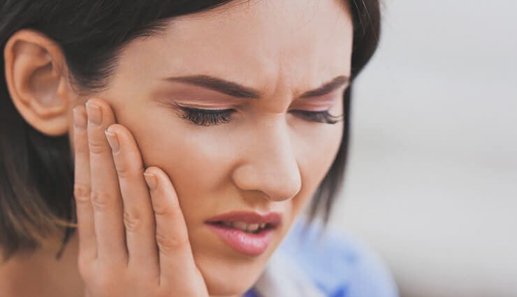 common health problems,ignored health issues,early health warning signs,signs of serious illness,unexplained symptoms,when to see a doctor,health concerns,daily health problems,overlooked medical issues,chronic health warning signs,personal well-being tips