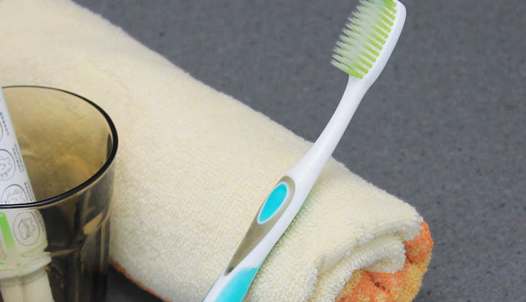 natural ways to treat bleeding gums,ways to treat bleeding gums,treating bleeding gums,healthy living,Health tips,bleeding gums treatment,bleeding gums vitamin deficiency,bleeding gums home remedy,bleeding gums cancer,how to stop gum bleeding immediately,bleeding gums when brushing,bleeding gums causes