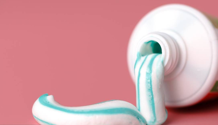 टूथपेस्ट की मदद से हल हो सकते हैं आपके ये 10 काम, जानें कैसे करें इनका इस्तेमाल