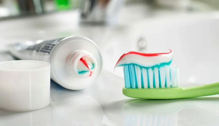 healthy gums home remedies,gum health tips,natural remedies for gum care,maintaining healthy gums at home,diy gum health remedies,home treatments for gum problems,tips for healthy gums naturally,herbal remedies for gum health,oral care home remedies,easy gum care solutions