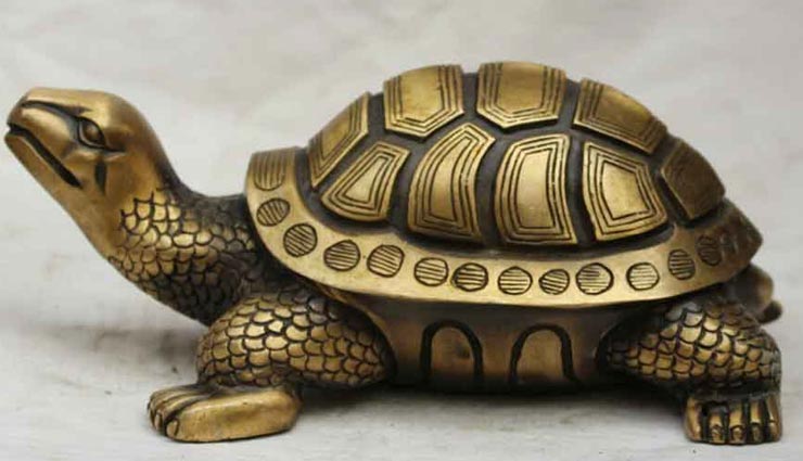 धातु से बना कछुआ लाएगा जीवन में सकारात्मकता, जानें कैसे होगा इससे फायदा