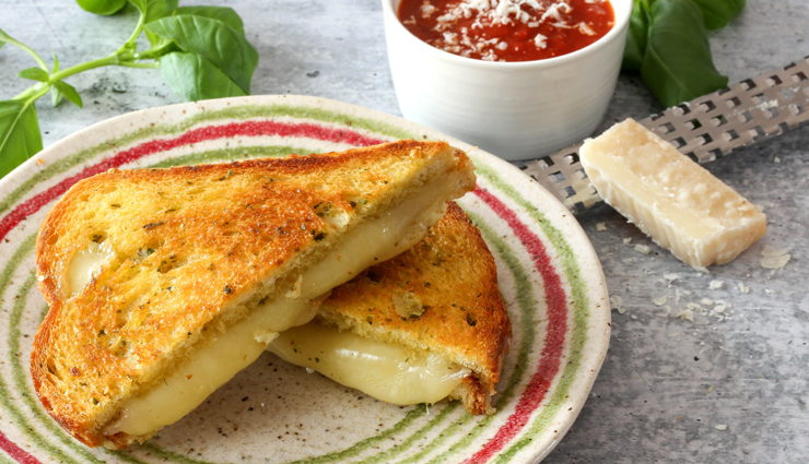 chili garlic toast,toast recipe,snacks recipe,main course recipe