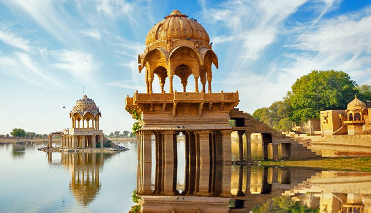 भारत के इन 8 मशहूर पर्यटन स्थलों पर सालभर रहता हैं विदेशियों सैलानियों का जमावड़ा 