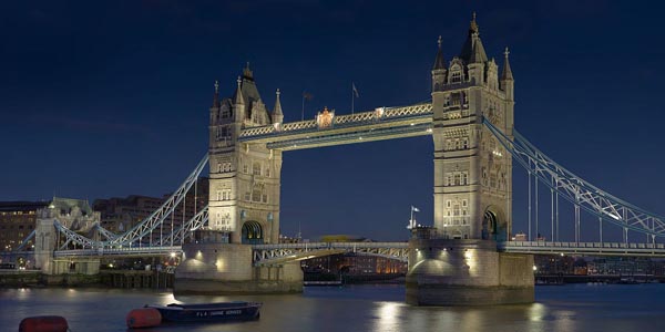 most beautiful bridge around the world,dragon bridge,banpo bridge rainbow fountain,rialto bridge italy,sydney harbor bridge,lucky knot bridge,tower bridge london,helix bridge singapore