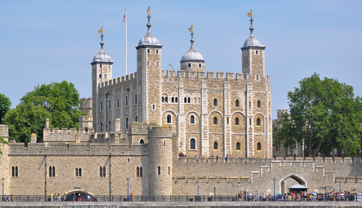 london,london travel,tourist places in london,london travel,iconic ferris wheel,tower of london,british museum,madame tussauds london,royal observatory,westminster abbey,travel,travel guide,holidays in london