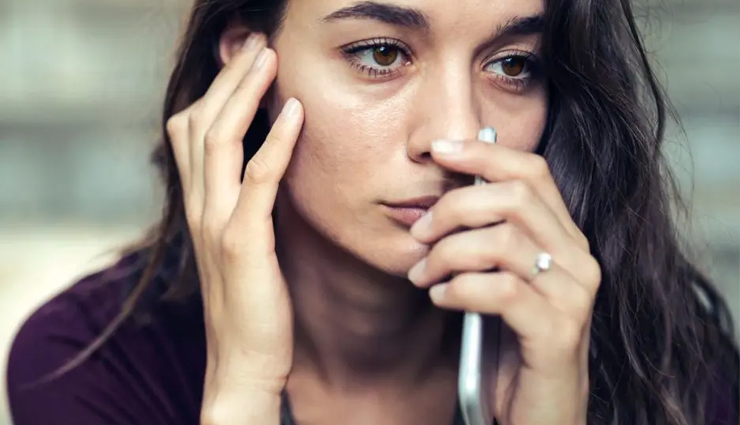 toxic family members signs,dealing with toxic family members,coping with toxic relatives,setting boundaries with family,emotional abuse in family,toxic family dynamics,family conflict resolution,handling toxic family relationships,detoxifying family relationships,family toxicity signs