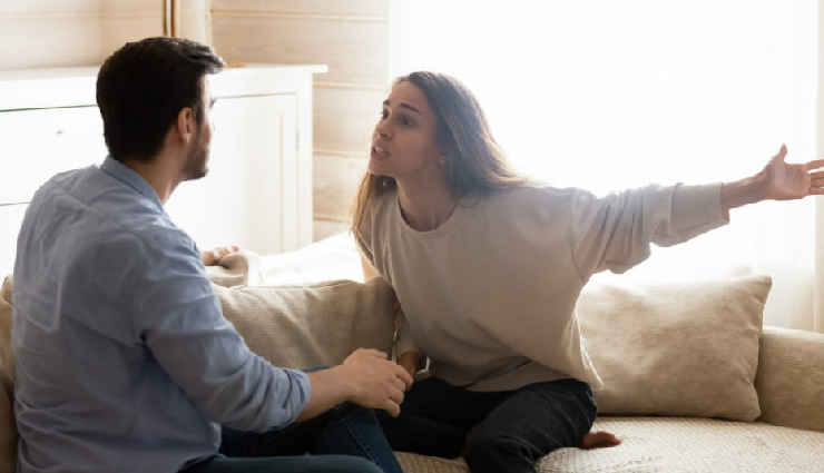 7 Helpful Tips To Move On From a Toxic Relationship