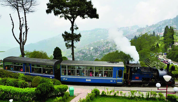 tourist attractions in darjeeling,places to visit in darjeeling,darjeeling sightseeing spots,famous landmarks in darjeeling,top tourist destinations in darjeeling,cultural heritage sites in darjeeling,darjeeling himalayan railway,tea gardens in darjeeling,darjeeling mall road,tiger hill sunrise view