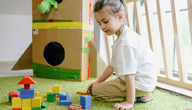 बच्चों का होता हैं खिलौनों से अलग ही रिश्ता, खरीदते समय रखें इन बातों का ध्यान children have a different relationship with toys,keep these things in mind while buying,mates and me,relationship tips