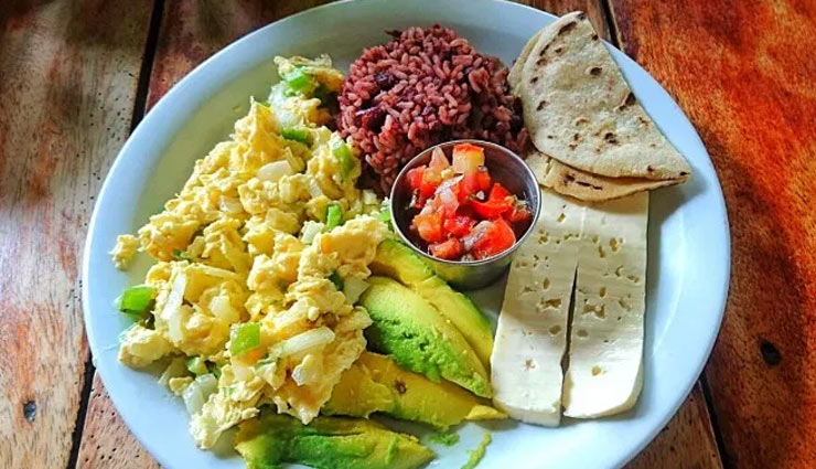 traditional dishes of nicaragua,traditional dishes,nicaragua,gallo pinto,desayuno nica,nacatamales,quesillo,indio viejo