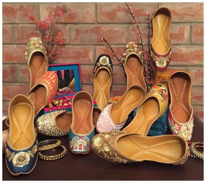 traditional jutti look,jutti fashion,latest jutti designs