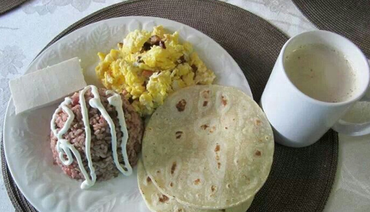 traditional nicaraguan dishes,nacatamales,desayuno nica,gallo pinto,quesillo,indio viejo,nicaragua,must try nicaraguan dishes