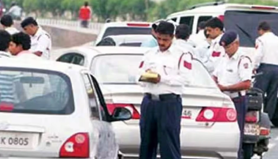 नोएडा में ट्रैफिक उल्लंघन पर कड़ी कार्रवाई, 10,000 से अधिक चालान, 36 वाहन जब्त