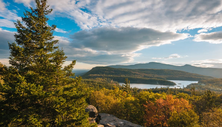 woodstock,things to do in woodstock ny,travel,new york,galleries,boutiques,educational centers,spiritual centers,hiking trails,nature preserves,food,holidays,travel