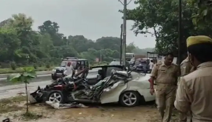 बस्ती में बड़ा सड़क हादसा, कंटेनर से टकराई तेज रफ्तार कार, उड़े परखच्चे; एक ही परिवार के 5 लोगों की मौत