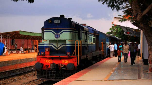indian railway,train ticket,rules related to train ticket,lost of ticket,platform ticket,indian railway rules ,ट्रेन,ट्रेन टिकट खो जाए तो,प्लेटफॉर्म टिकट पर कर सकते है ट्रेन की यात्रा,ट्रेन छूटने के बाद भी आप रिफंड पाने के हकदार हैं ,आगे जाना हो