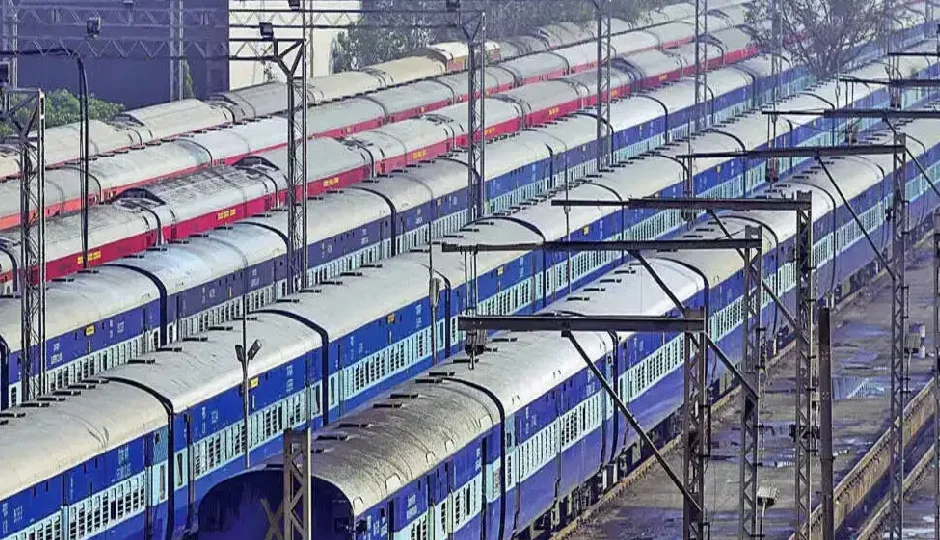 इंडिगो संकट के बीच रेलवे की बड़ी घोषणा, हावड़ा–दिल्ली और मुंबई रूट पर शुरू होंगी स्पेशल ट्रेनें, देखें पूरी लिस्ट