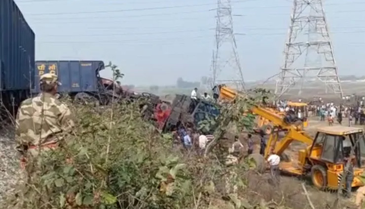 cargo trains collide,madhya pradesh,singrauli news,ntpc,news
