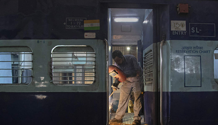 rail isolation quarantine beds,coronavirus india china,coronavirus in india,bed in railway coaches,coronavirus,coronavirus news in hindi,hindi coronavirus news,corona virus,corona virus news in hindi,coronavirus outbreak,coronavirus updates in hindi,news,news in hindi,hindi news