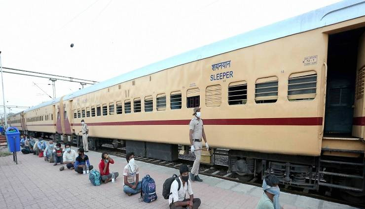 लॉकडाउन / कौन देगा प्रवासी मजदूरों का रेल किराया? रेलवे ने दिया ये जवाब