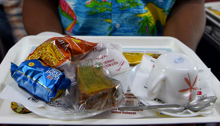 ट्रेन यात्री अब मंगा सकेंगे मैकडॉनल्ड, डोमिनोज, पिज्जा हट, केएफसी, हल्दीराम जैसे मनपसंद ब्रांड का खाना