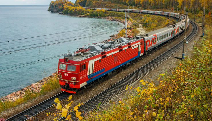 beautiful train journeys around the world,train journeys,glacier express,switzerland,trans-siberian railway,russia,flam railway,norway,rovos rail,south africa,blue train,sri lanka