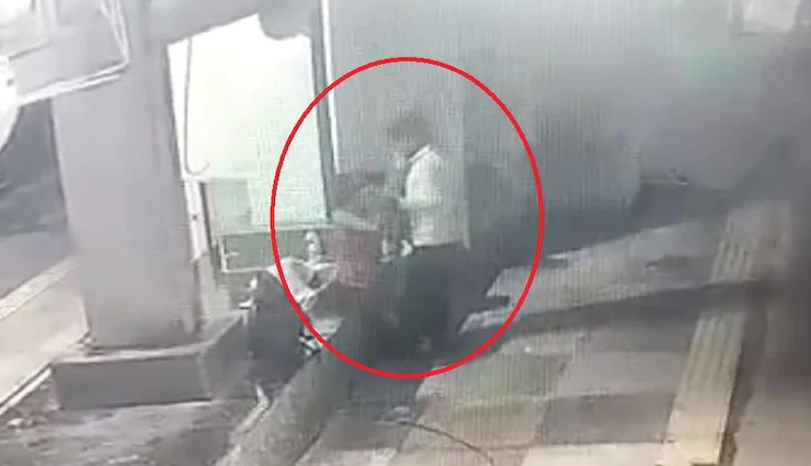 महाराष्ट्र: रोंगटे खड़े कर देने वाला मामला, प्लेटफॉर्म पर सो रही पत्नी को जगाया और फेंक दिया ट्रेन के सामने, हुई मौत