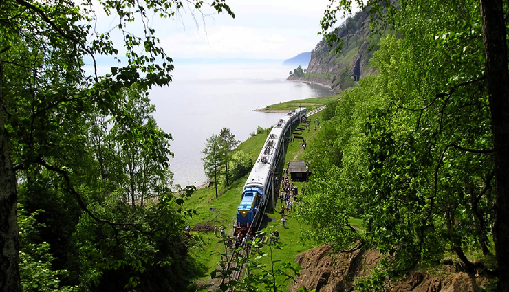 longest train journeys to take around the world,holiday,travel,tourism