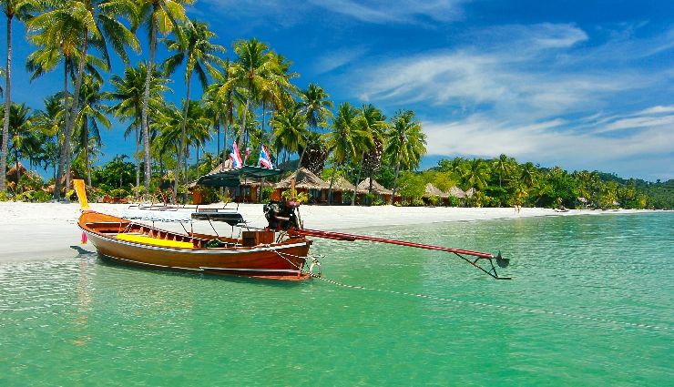 places to explore in thailand,thailand travel destinations,december tourism thailand,ko lanta,chiang rai attractions,ko phi phi nightlife,elephant valley sanctuary,phuket beaches,railay beach activities,bangkok must-see spots,koh samui resorts,trang beaches,pattaya attractions