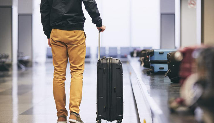 travel essentials every men must carry,holidays,travel,tourism,travel essentials for men