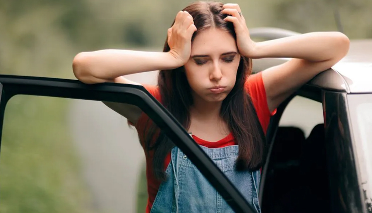 foods to reduce travel nausea,best foods for motion sickness,prevent nausea while traveling,what to eat to avoid vomiting on trips,natural remedies for travel sickness,snacks for motion sickness,ginger for travel nausea,foods to calm upset stomach while traveling,peppermint tea for nausea relief,travel-friendly anti-nausea foods