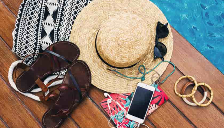 सोलो ट्रिप पर जाने वाली महिलाएं रखें इन बातों का ध्यान, सफर बनेगा आसान solo female travel,women safety while traveling alone,solo travel tips,women travel guide,female solo traveler tips,solo trip planning,safe travel for women,solo travel destinations for women,women hostel safety tips,women backpacking tips