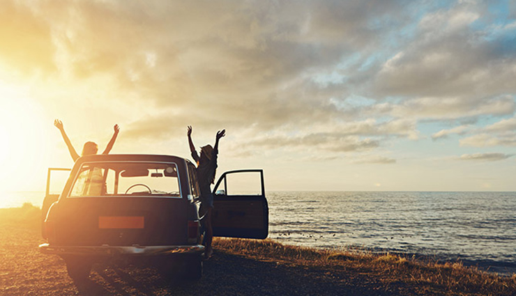 5 Songs To Listen While Traveling