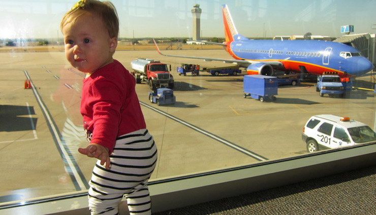 tips for traveling with newborn baby,baby traveling tips,traveling tips,toddler traveling tips