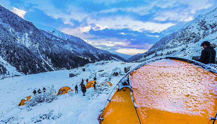 treks to take from delhi,beautiful treks,adventurous treks,triund trek,nag tibba trek,kedarkantha trek,har ki dun trek,bijli mahadev trek