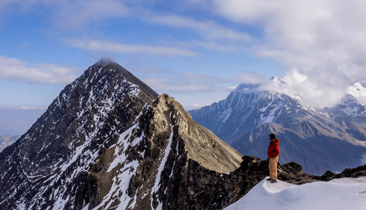 spiritual trekking places,trekking places in the himalayas,himalayas,shrikhand mahadev kailash trek,ladakh monastery trek,source of ganges trek,amarnath trek,satopanth lake trek