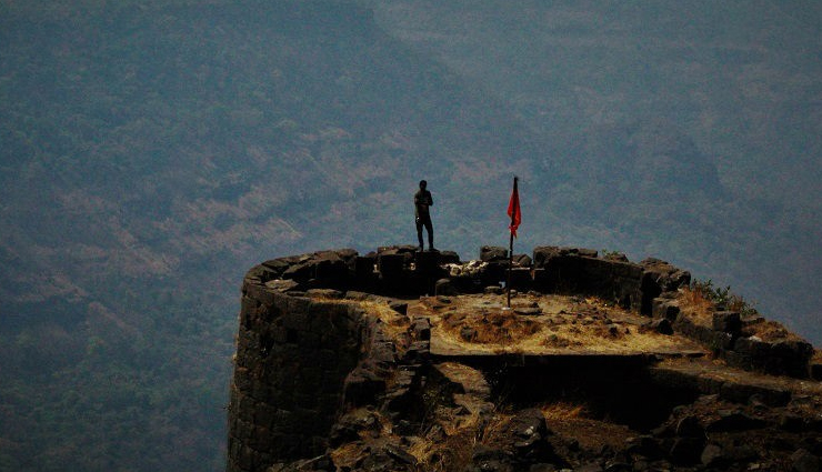 want to enjoy night trekking,holidays,trekking tips,travel