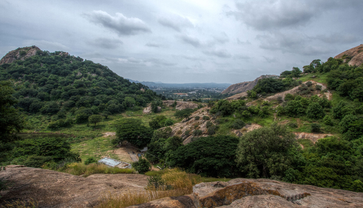 bangalore,trekking places near bangalore,ramanagara,shivagange,savanadurga,nandi hills,skandagiri,makalidurga,bilikal betta