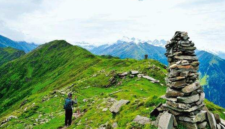 himachal pradesh,trekking in himachal pradesh,best places for trekking in himachal pradesh,kheerganga trek,malana village trek,beas kund trek,chandrakhani pass trek,jakhu temple trek,prashar lake trek,hampta pass trek,triund trek,pin parvati pass trek