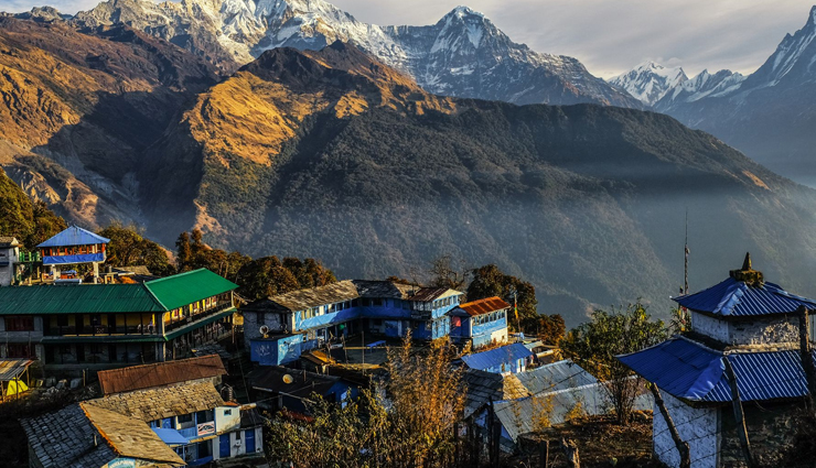 beautiful treks from around the world,treks to visit,camino de santiago,spain,everest base camp,nepal,w trek in torres del paine,chile,the haute route,france- switzerland,overland track,australia,annapurna circuit,nepal