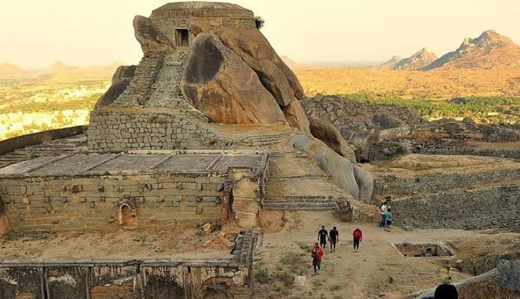 trekking near bangalore,trekking places,bangalore,ramanagara,shivagange,savanadurga,nandi hills,skandagiri