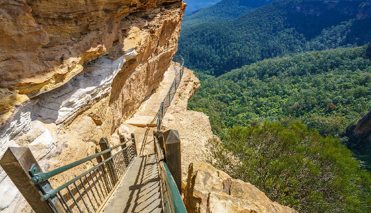 adventure activities in australia,thrilling experiences down under,must-do adventures in australia,australian adventure tour highlights,exciting activities in the land of kangaroos,unforgettable adventures in australia,thrill-seeker guide to australia,exhilarating activities down under,australian adventure itinerary essentials,top adventure experiences in australia