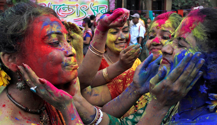 around the world,festivals of india,festival of colors,places were holi is played around the world,holi special,holi 2018 ,होली, होली 2018,देश जहाँ होली खेली जाती है 