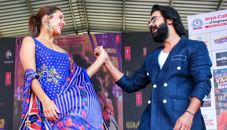 hina khan,sonali bendre,tahira kashyap,tripti dimri,kartik aaryan,manish malhotra,ramp walk,fashion show,jaipur,tripti poster,vicky vidya ka woh wala video